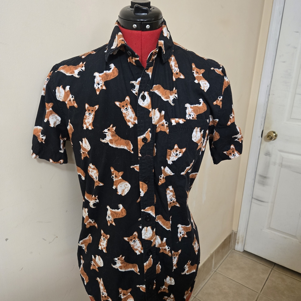 Hot Topic XXXRUDE Men's Corgi Print Button Up Shirt (XS)